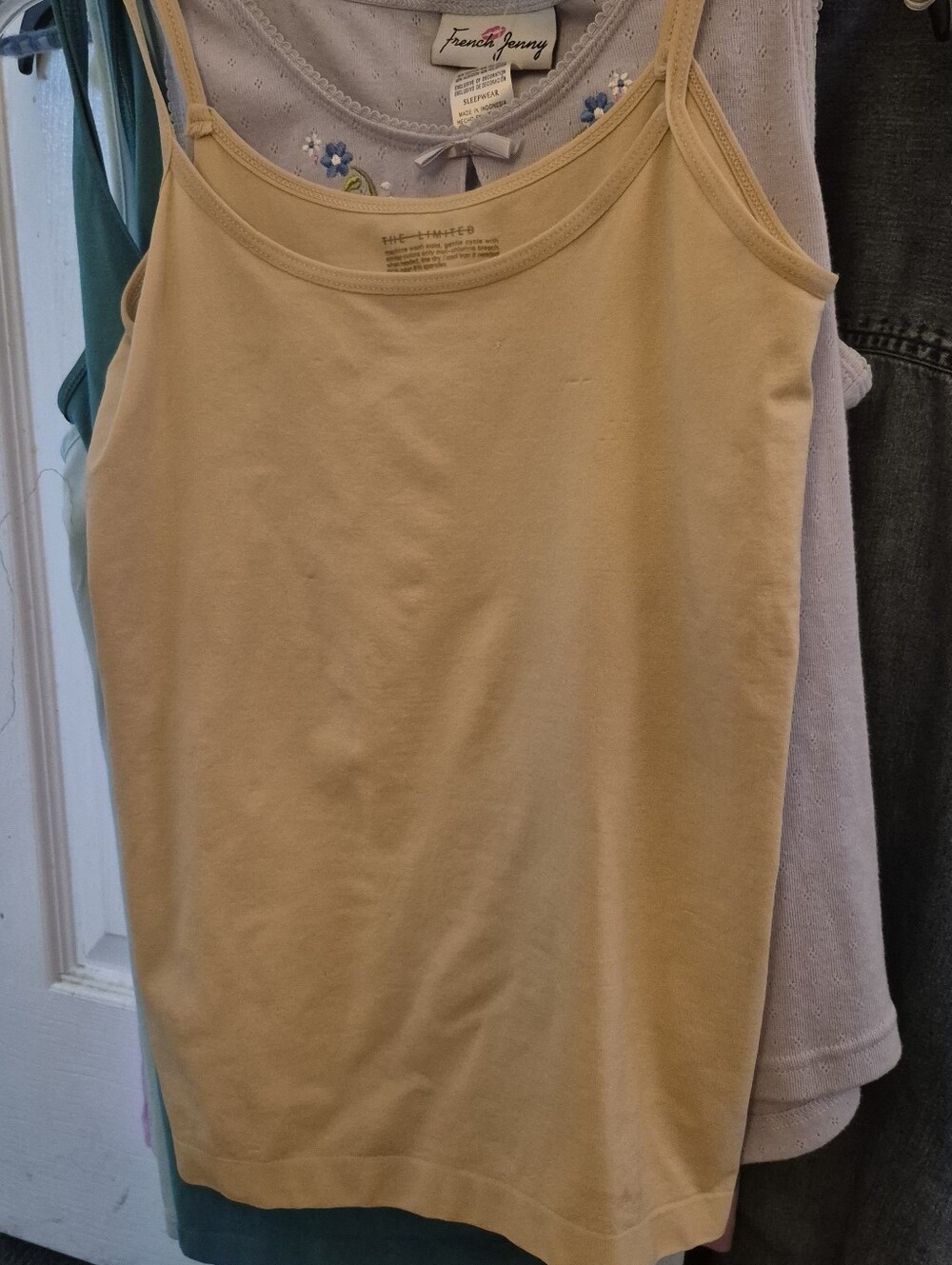 8 Women's Tank Tops 5 size Med 3 Sm Most Unworn Quality Brands 8 For Only $14 - Picture 4 of 15
